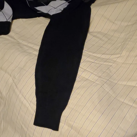 Black and Gray sweater - Picture 6 of 12